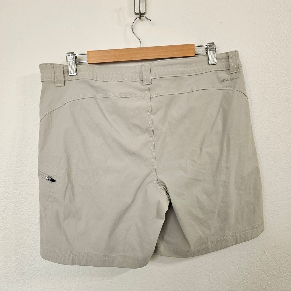 EDDIE BAUER Women's Ranier Hiking Fitted Mid Rise Khaki Short Size 14 - Picture 2 of 7